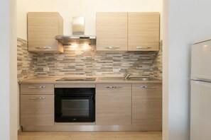 Fridge, oven, stovetop, coffee/tea maker - Casa Vera - 300m From Sea (Ceriale)