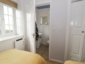 Shower - Hen Felin Isaf, Red Wharf Bay (Beaumaris)