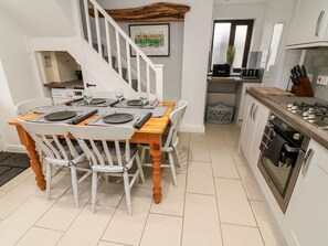 Dishwasher, high chair - Rose Cottage, Cark In Cartmel (Grange-Over-Sands)