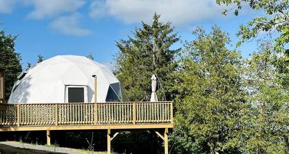 Stunning Dome with Barbecue and Great Vistas in Yarker, Ontario