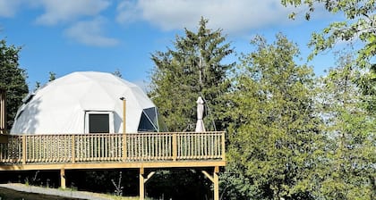 Stunning Dome with Barbecue and Great Vistas in Yarker, Ontario