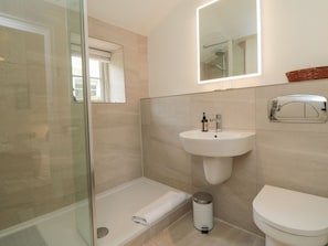 Shower - Mole End is close to Helmsley. (York)