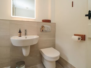 Shower - Mole End is close to Helmsley. (York)