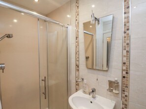 Shower - Counting House, Bridlington (Bridlington)