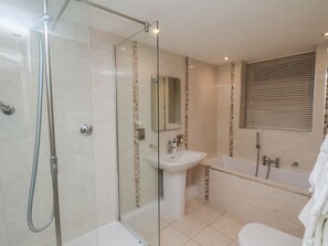 Shower - Counting House, Bridlington (Bridlington)