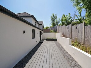 Terrace/patio - The Mooring in Northam, Devon. (Bideford)