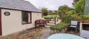 Linhay, Poughill: A Tranquil Retreat