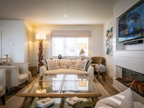 Living area - Calm Waters Luxury Beach House, Bridlington (Bridlington)