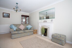 Living area - Henbury Hide, Corfe Mullen (Wimborne)