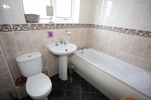 Shower - Henbury Hide, Corfe Mullen (Wimborne)