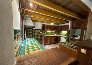 Fridge, microwave, oven, dishwasher - Gîte* 7 pers* Quiet and natural* Near Sarlat (Vézac)