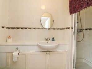 Shower - 37 Ocean Park, Westward Ho! (Bideford)