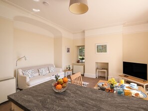Living area - THE PATIO FLAT, dog friendly, in Liskeard (Bodmin)