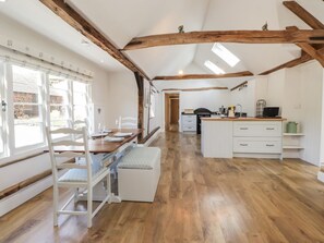 Dining - Charming Oast Cottage Retreat (Maidstone)