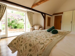 Room - Charming Oast Cottage Retreat (Maidstone)