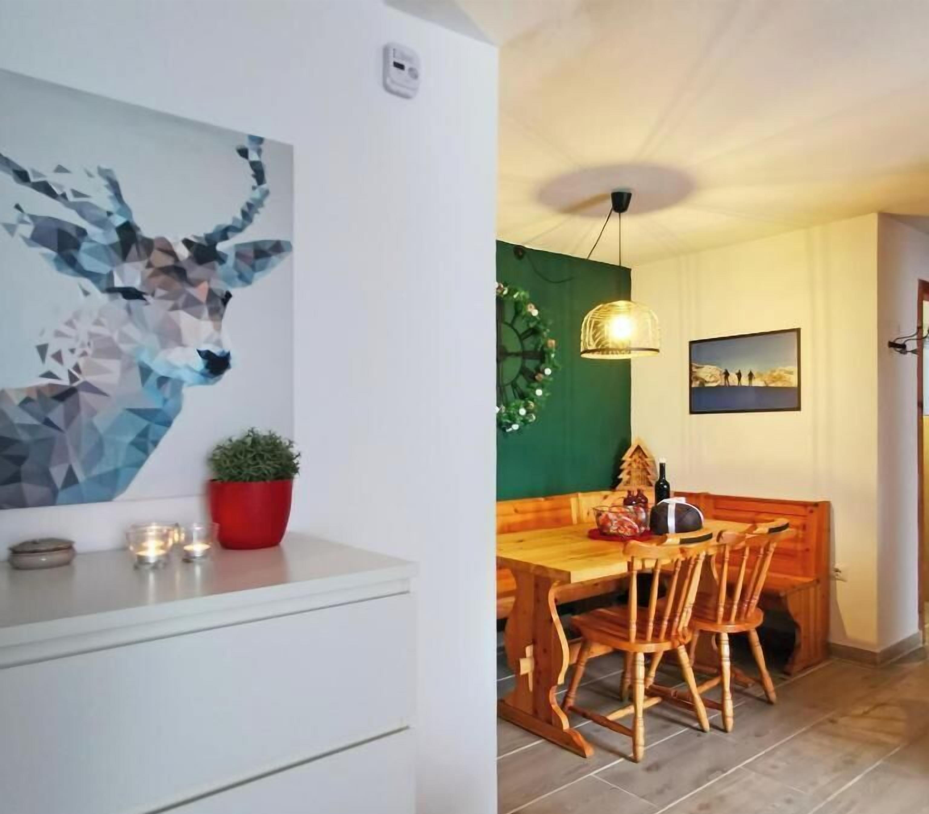 Apartment, 2 Bedrooms, Garden View, Garden Area | Dining