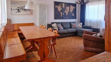Departamento, 3 habitaciones, vista al jardín, en el área del jardín | Interior