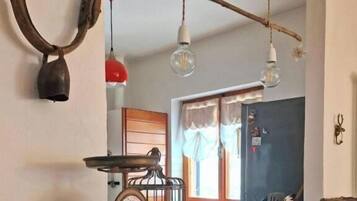 Apartment, 3 Bedrooms, Garden View, Garden Area | Interior