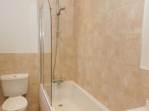 Shower - 94A West Avenue, Filey. 3 bed. (Filey)