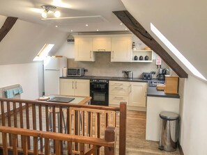 Private kitchen - Charming Mill House Retreat (Whitby)