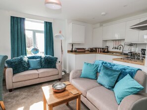 Living area - Manor Heath Apartment 3 - Stunning Sea Views (Scarborough)