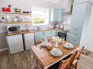 Dishwasher, high chair - Dairy Cottage, Whitland, Wales (Whitland)