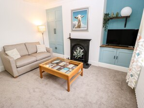 Living area - Sunnymede: Charming Home in Silsden (Keighley)