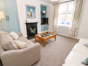 Living area - Sunnymede: Charming Home in Silsden (Keighley)