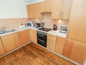 Private kitchen - Seashells, Tenby, Pembrokeshire (Tenby)