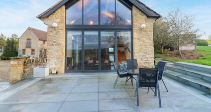 The Lodge @ Lodge Farm, Harrold
