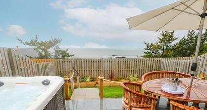 T? Glas, near St Brides Major.