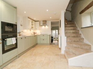 Dishwasher, high chair - Sunday Cottage nr North Tawton (Okehampton)
