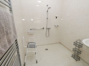 Shower - Charming 2 The Stables in Ryde (Ryde)
