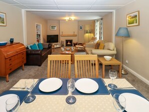 Fireplace - Alma House - Charming Retreat in Reeth (Reeth)