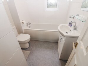 Shower - Kelda Garthr (Tranquil Garden) Home (Leyburn)