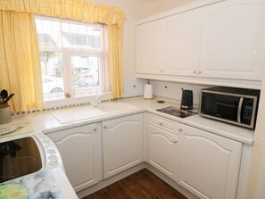 Private kitchen - Charming Penelope in Benllech (Benllech)