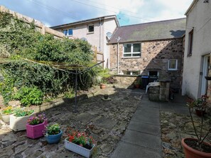 Terrace/patio - 49 Castlegate, Jedburgh 2 bed (Jedburgh)