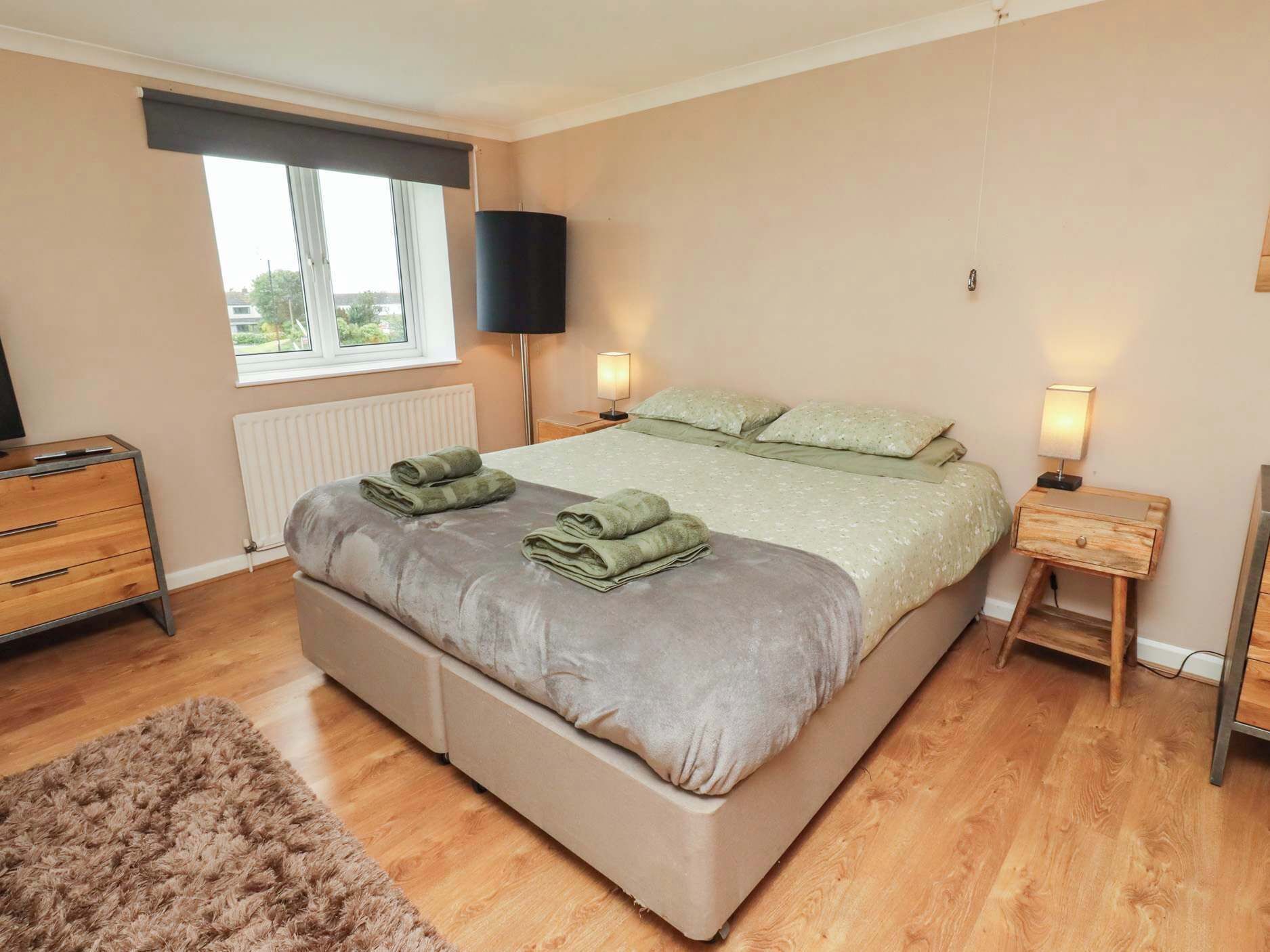 4 bedrooms, WiFi