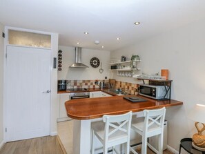 Private kitchen - Oakley View Apartment, Gwynedd (Porthmadog)