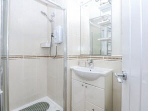 Shower - Oakley View Apartment, Gwynedd (Porthmadog)