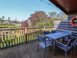 Outdoor dining - The Beach House, Combe Martin (Ilfracombe)