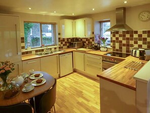 Dishwasher - Bridleway Cottage, Tatham (Lancaster)