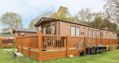 27 Lake View - A Tranquil Retreat