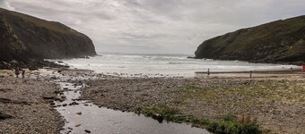 Y Twll bollt - in Nolton Haven