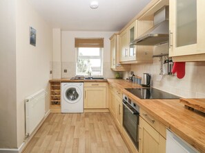 Private kitchen - Beach View, Benllech (Benllech)