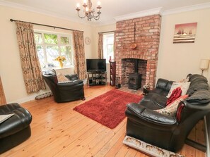 Fireplace - Sunnyside Cottage, Filey (Filey)