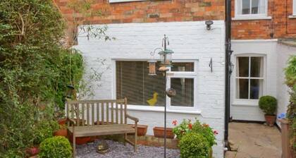 Pet-Friendly Elizabeth House in Hornsea