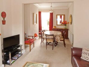 Living area - Pet-Friendly Elizabeth House in Hornsea (Hornsea)