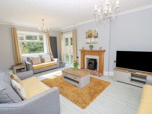 Living area - Morningside, Totland Bay. WiFi (Totland Bay)