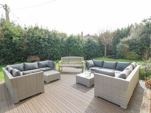Terrace/patio - Morningside, Totland Bay. WiFi (Totland Bay)